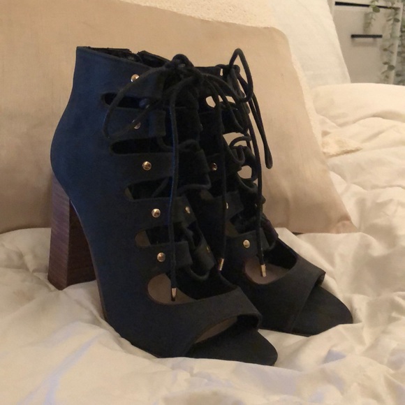 ALDO black laced heels - Picture 1 of 2
